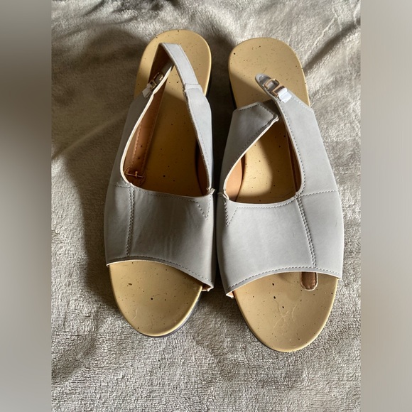 Sandals 👡 ladies size 42 NWOT - Picture 4 of 10